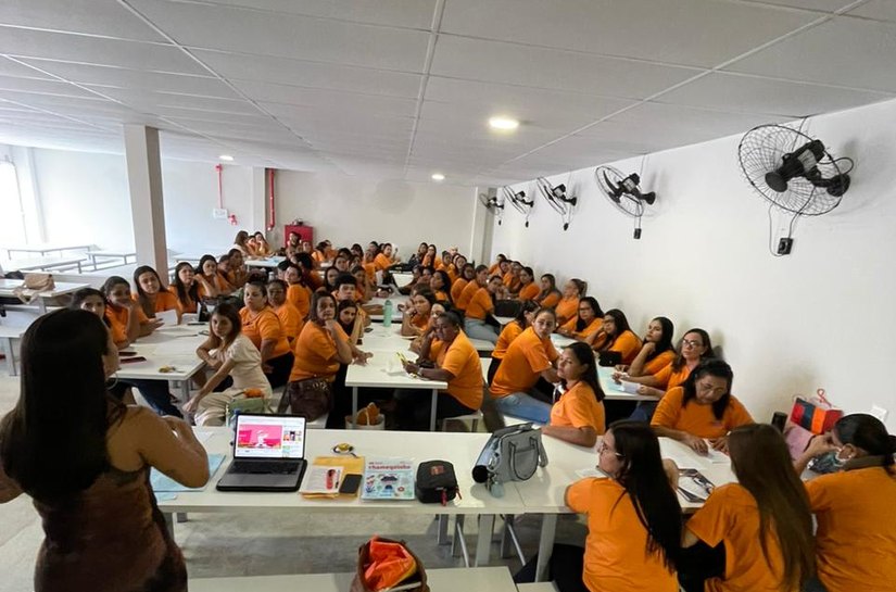 Gigantinhos realiza a primeira formação continuada para professores e auxiliares de sala que atuam em cinco unidades de Maceió