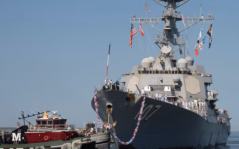 Pentágono envia destroyer em missão incomum para reforçar fronteira dos EUA