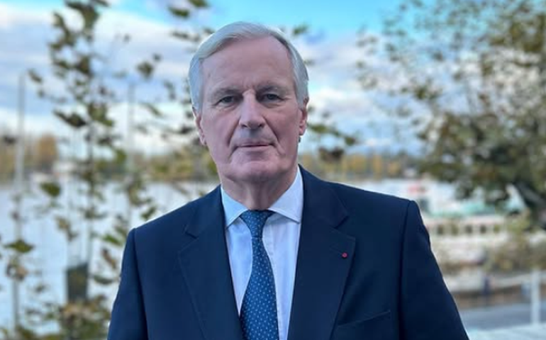 Parlamento francês aprova voto de desconfiança e primeiro-ministro é destituído