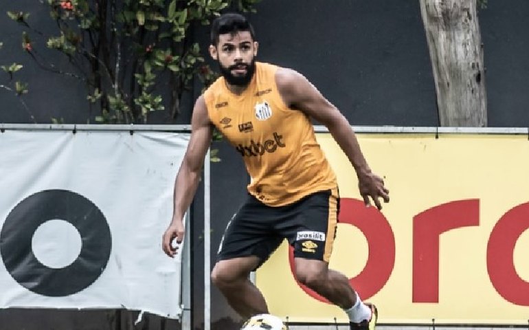 Felipe Jonatan sofre com dor nas costas e desfalca Santos no início do Paulistão