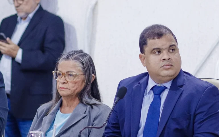 Nepotismo cruzado: presidente da Câmara nomeia parentes na Prefeitura de Palmeira