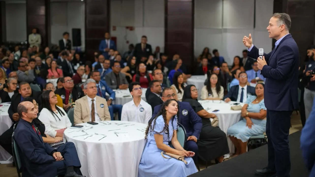 Encontro com mais de 400 pastores marca avanço do diálogo entre Renan Filho e lideranças evangélicas