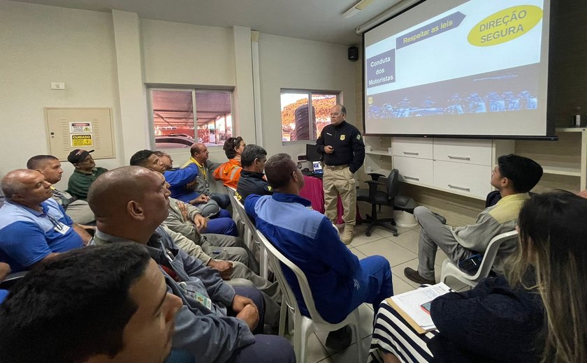 PRF promove palestra sobre segurança no trânsito para transporte de produtos perigosos