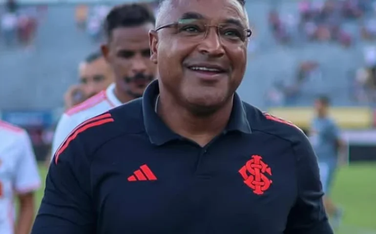 Roger Machado aprova arbitragem após empate do Inter: 'Usou a tecnologia de forma adequada'