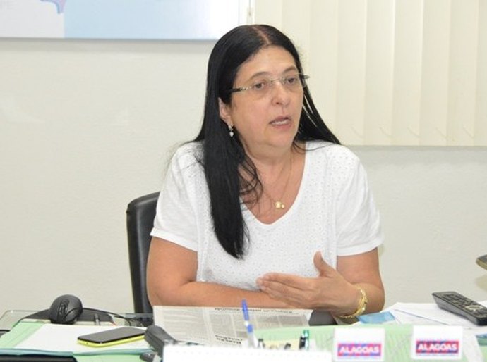 Secretária Rozangela Wyszomirska discute ações da saúde no Ministério
