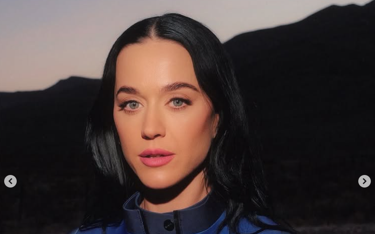 Katy Perry faz viagem ao espaço
