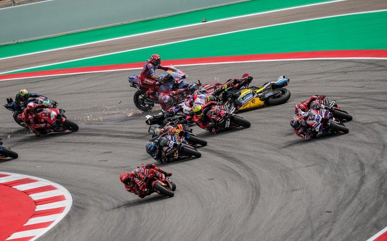 Bagnaia sofre politraumatismo após atropelamento na MotoGP; Bastianini fratura tíbia e mão