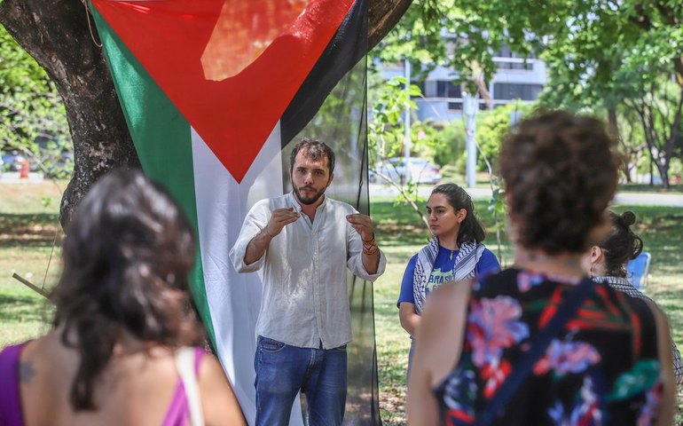 Israel decide deportar ativista Thiago Ávila que iniciou greve de fome