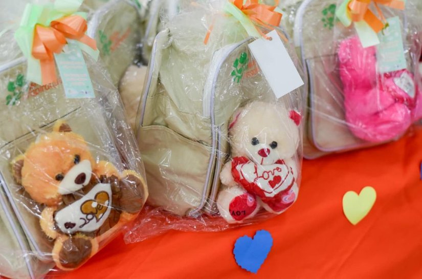 Prefeito Luciano Barbosa destaca cuidado e acolhimento em entrega de enxovais