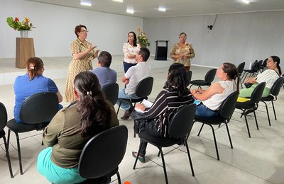 Tainá Veiga se reúne com diretores e anuncia reforço na segurança das escolas da rede municipal de Lagoa da Canoa  