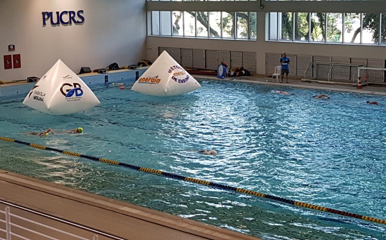 Parque Esportivo da PUC-RS sedia Maratona Aquática Indoor
