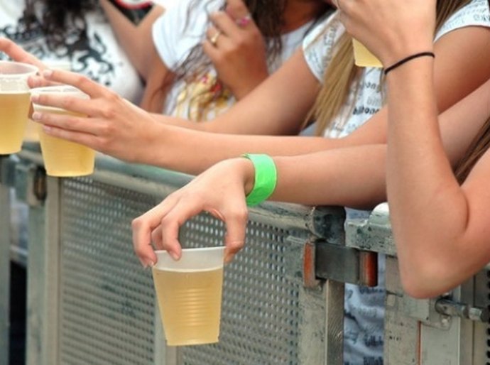 Seprev e Abrasel preveem criação de selo para controle de bebidas alcoólicas