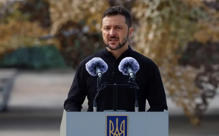 Zelensky afirma que Rússia deve ser 'forçada a fazer a paz' ao defender invasão a Kursk