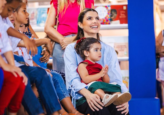 Primeira-dama de Maceió prestigia estande da Prefeitura na 10ª Bienal do Livro