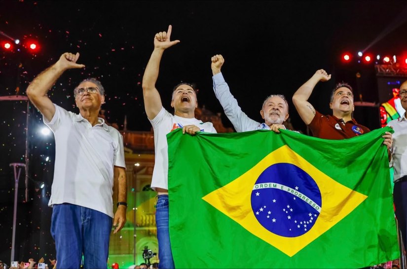“Vocês não podem votar em senador do contra”, diz Lula em Alagoas