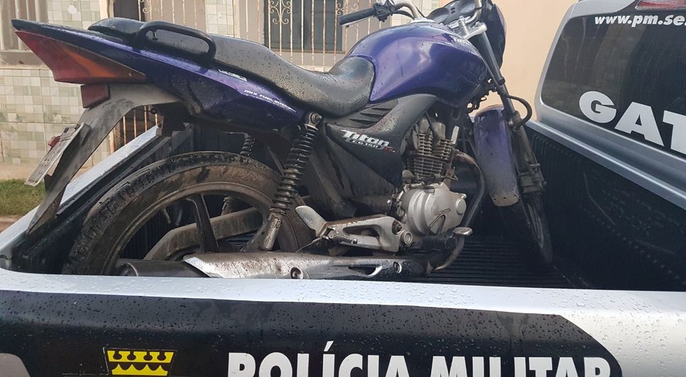 polícia recupera moto