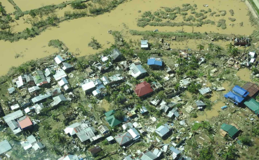 Tufão Gaemi alaga ruas da capital filipina e ameaça Taiwan; veja fotos e vídeo