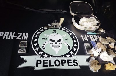 PM flagra mãe e filha com arma e um quilo de drogas em Joaquim Gomes