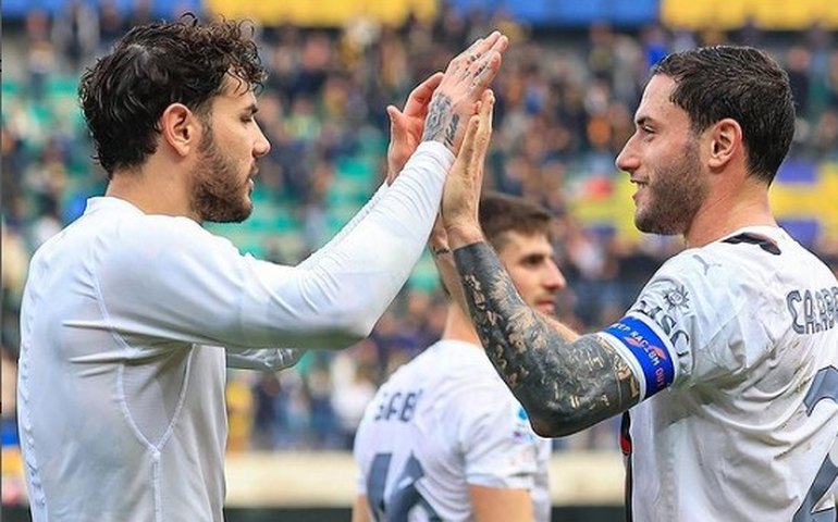 Milan vence a 3ª consecutiva ao derrotar o Verona e ocupa o 2º lugar do Campeonato Italiano