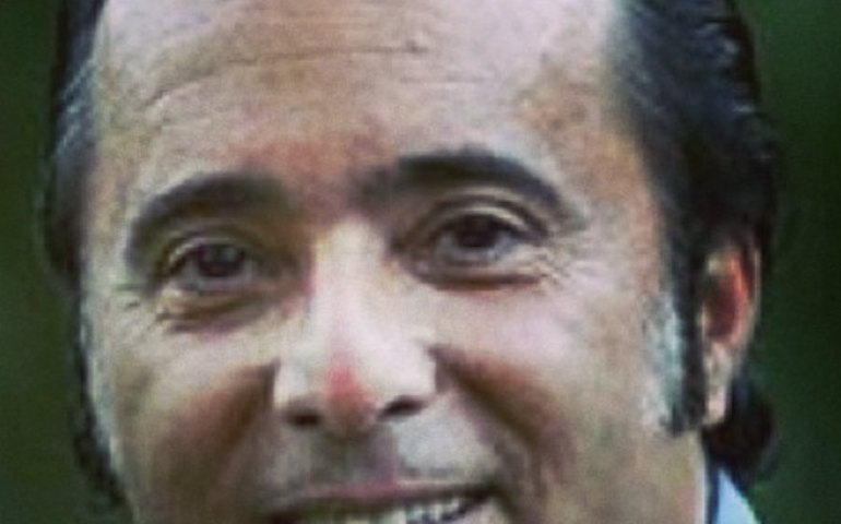 Peça de Tony Ramos em cartaz em SP tem sessões canceladas até o final de maio