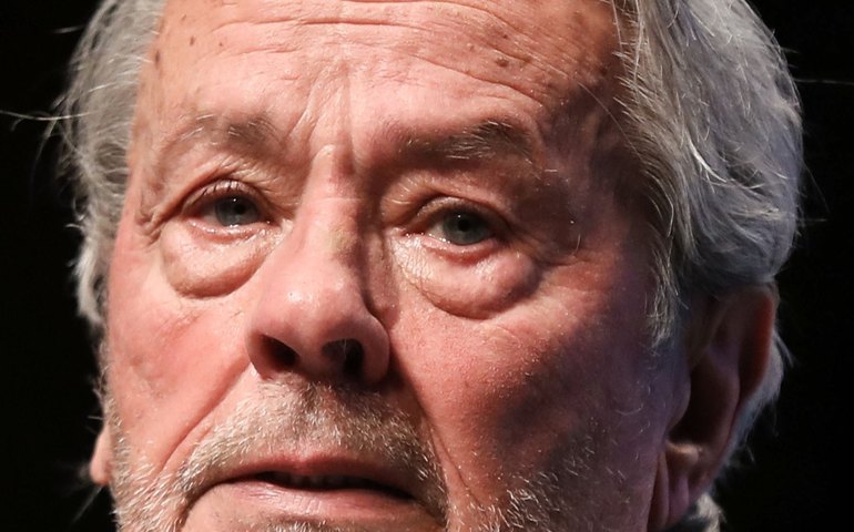 Morte de Alain Delon deixa 'vazio abismal', diz Brigitte Bardot: 'Perco um amigo, um alter ego, um cúmplice'