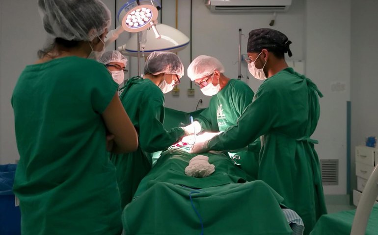 Médicos do HGE relatam a batalha diária para salvar vidas na maior emergência alagoana