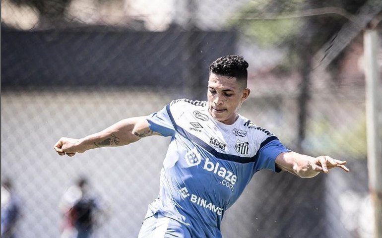 Rodrigo Ferreira exalta volta ao Santos: 'Grato por vestir essa camisa gigantesca'
