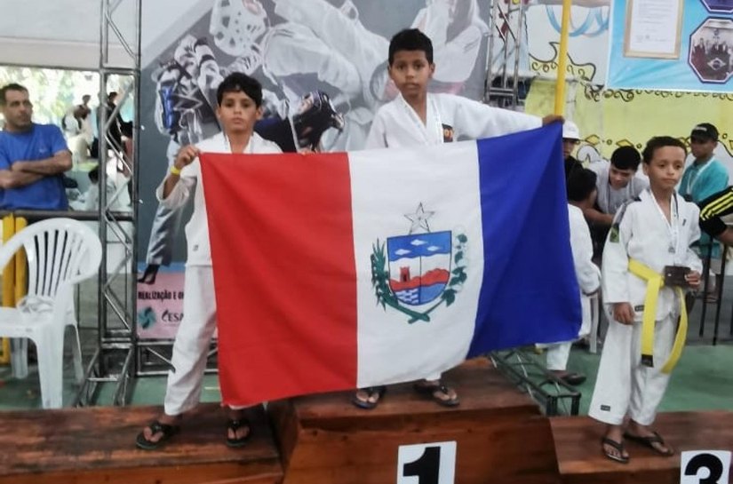 Projeto Raiadinhos conquista 10 medalhas em competição de Taekwondo em Pernambuco