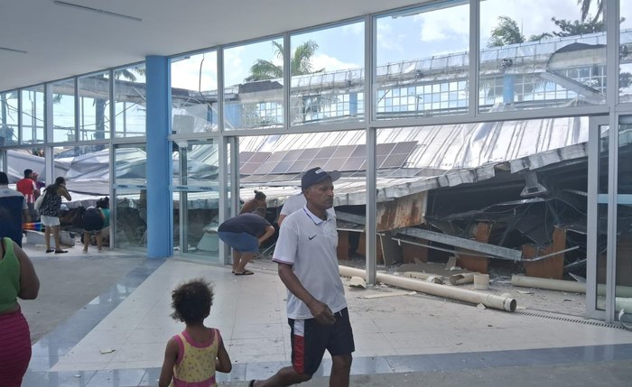 Teto de igreja desabou e deixou duas pessoas mortas no Recife