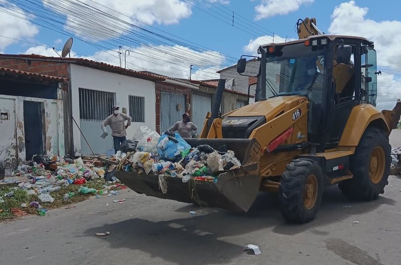 Delmiro: Após ação do MPAL, acumulador compulsivo é internado e Prefeitura obrigada a higienizar o imóvel