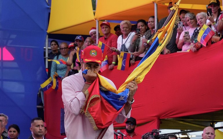 EUA pretendem 'estrangular a economia venezuelana' ante pressão sobre Caracas, afirma especialista