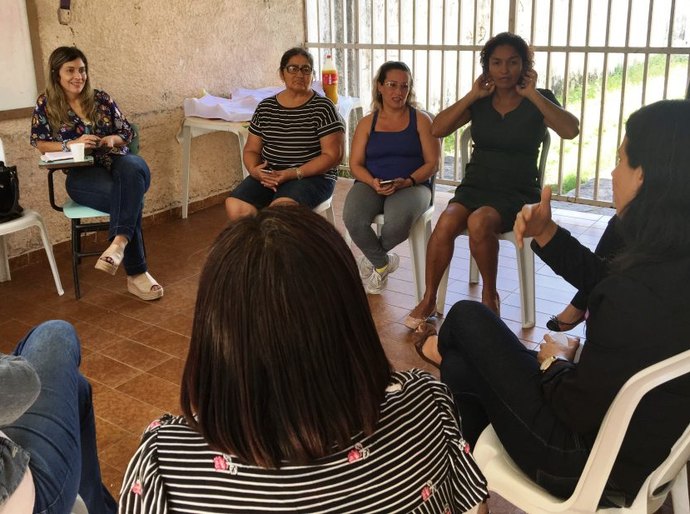 Capacitação orienta sobre cuidados com crianças especiais nos abrigos