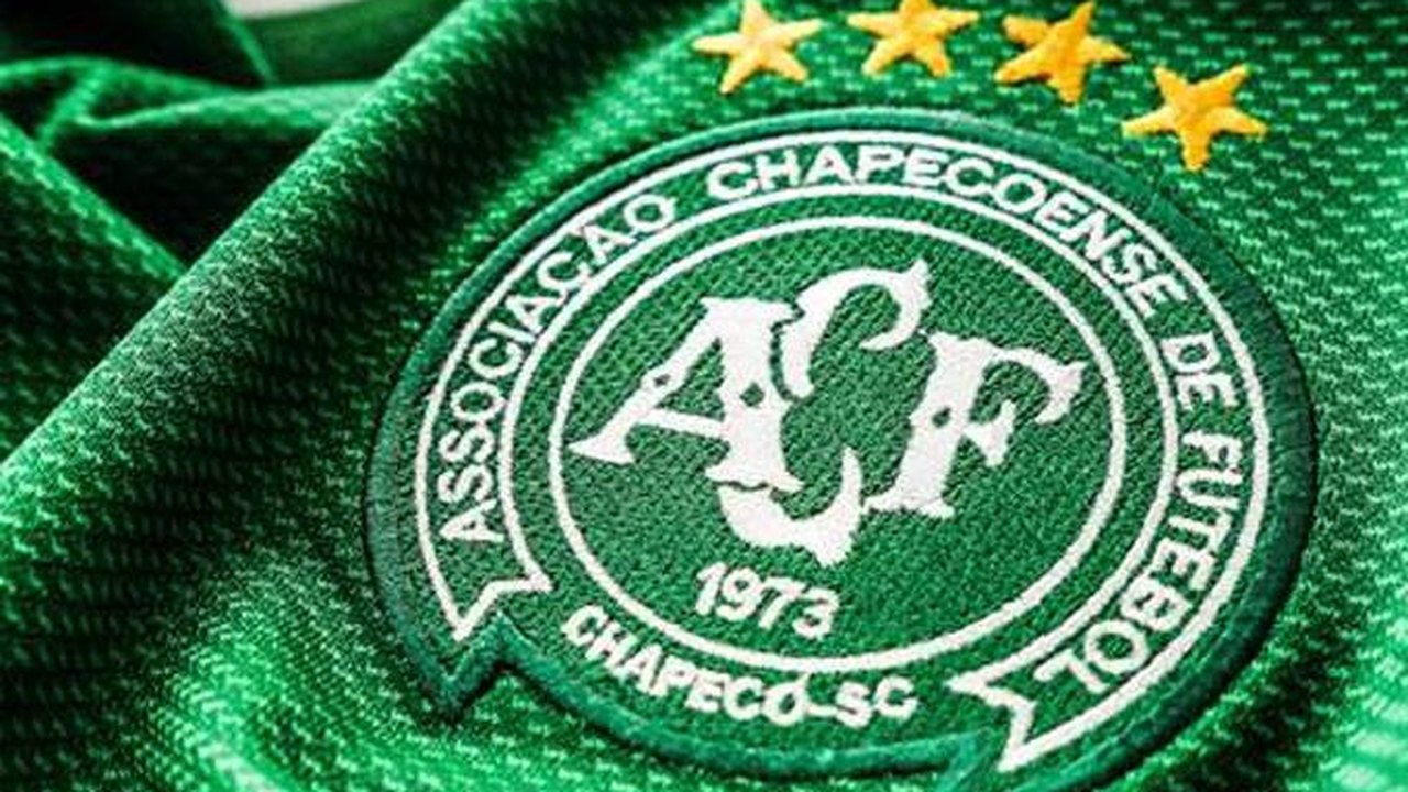 Chapecoense oficializa corte de 25% dos salários e de 50% no direito de imagem