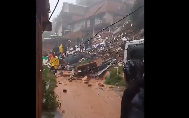 Rompimento de adutora deixa uma pessoa morta no Rio
