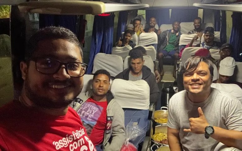 Chegam a Penedo os trabalhadores resgatados em fazenda de café no Espírito Santo