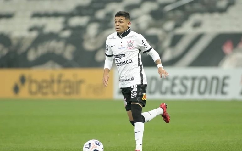 Adson exalta trabalhos da semana e vê Corinthians pronto para ‘fazer grande jogo’