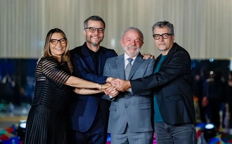 “Sinônimo de orgulho nos principais palcos do mundo”, celebra Lula, após triunfos de O Agente Secreto no Globo de Ouro