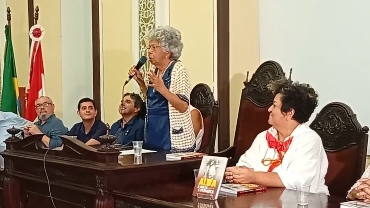 Entre fé, luta e história: lançamento da biografia de Alba Corrêa emociona público em Jaraguá; Veja video
