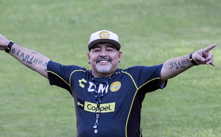 Filhos de Maradona pedem à Justiça para exumar corpo e transferir mausoléu até área turística