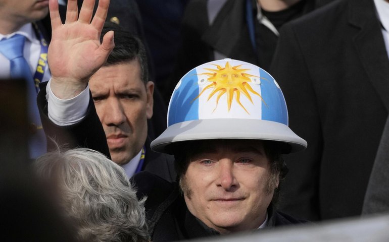 Dependência dos EUA e recusa de adesão ao BRICS foram erros da Argentina mais graves, dizem analistas