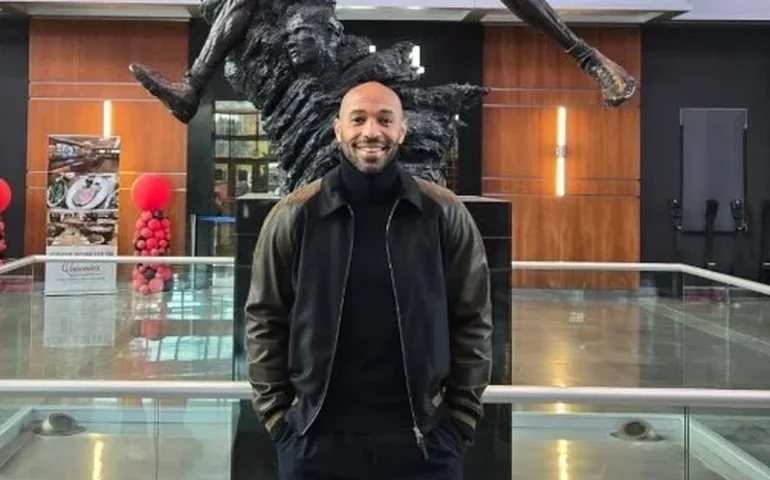 Ídolo do Arsenal, Henry envia mensagem a Saka após vaga na final: 'Vocês serão Os Inesquecíveis'