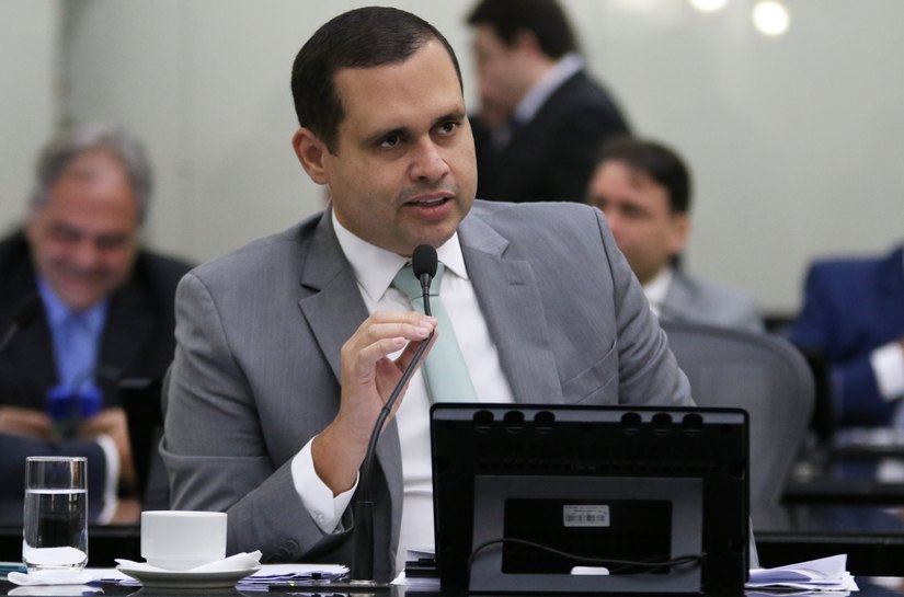 Deputado Fernando Pereira cobra apuração de assassinato em Junqueiro