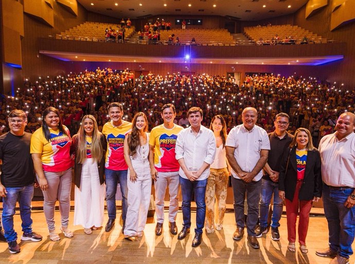 Prefeito Marcelo Beltrão reafirma compromisso com a educação de Coruripe em jornada pedagógica com palestras de Leandro Karnal e Jane Haddad