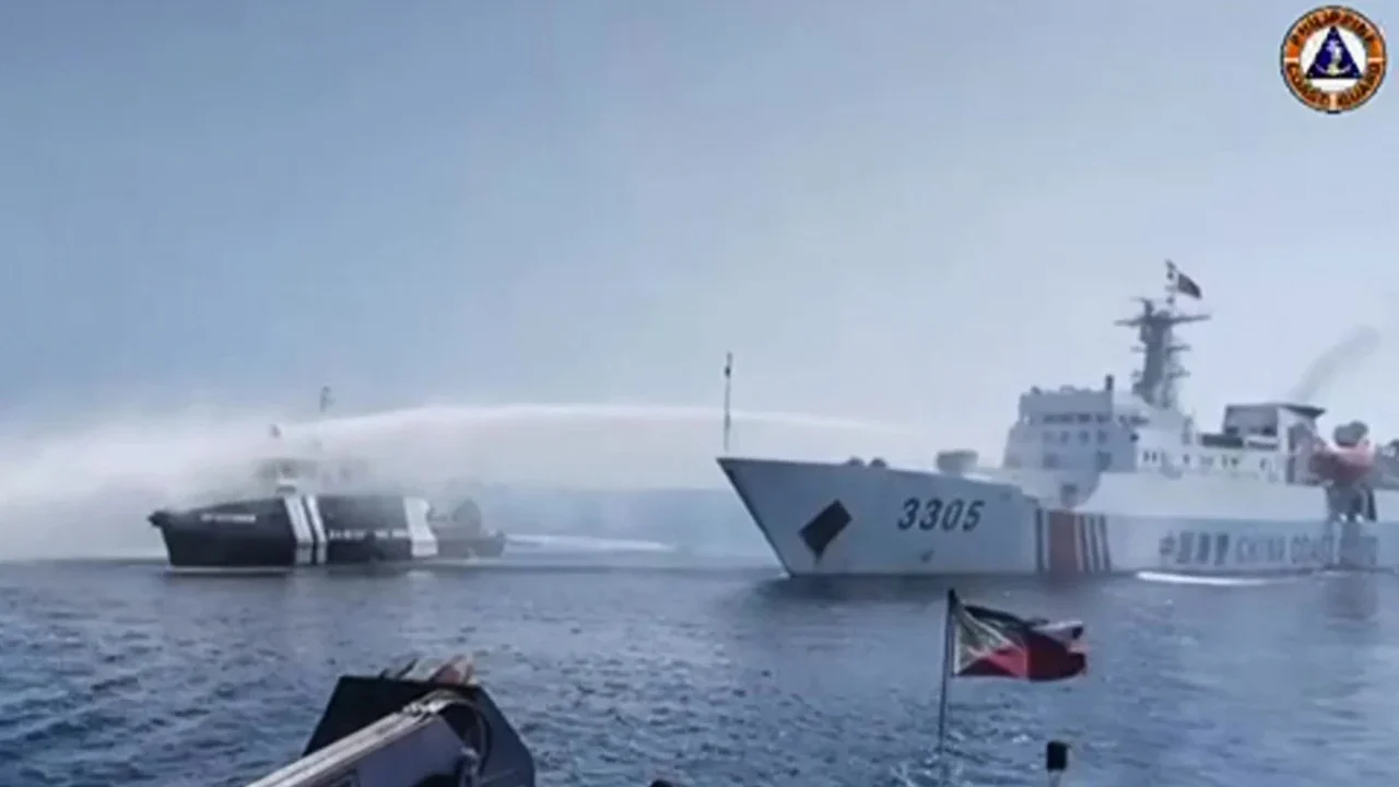 Filipinas acusa a China de disparar canhões de água contra dois de seus barcos