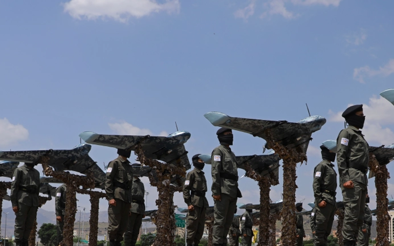 Houthis afirmam ter atacado destróier dos EUA