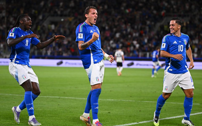 Itália brilha no 2º tempo, goleia Estônia e reage nas Eliminatórias; França estreia com vitória