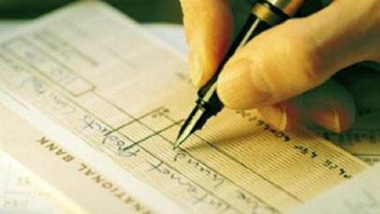 Taxas do cheque especial e empréstimo pessoal voltam a subir, diz Procon