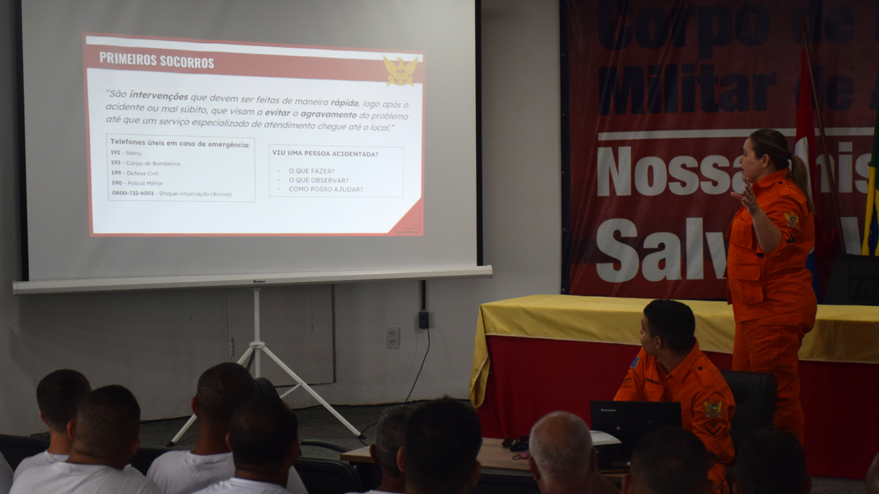 Militares do Ronda no Bairro participam de capacitação de nivelamento no Corpo de Bombeiros