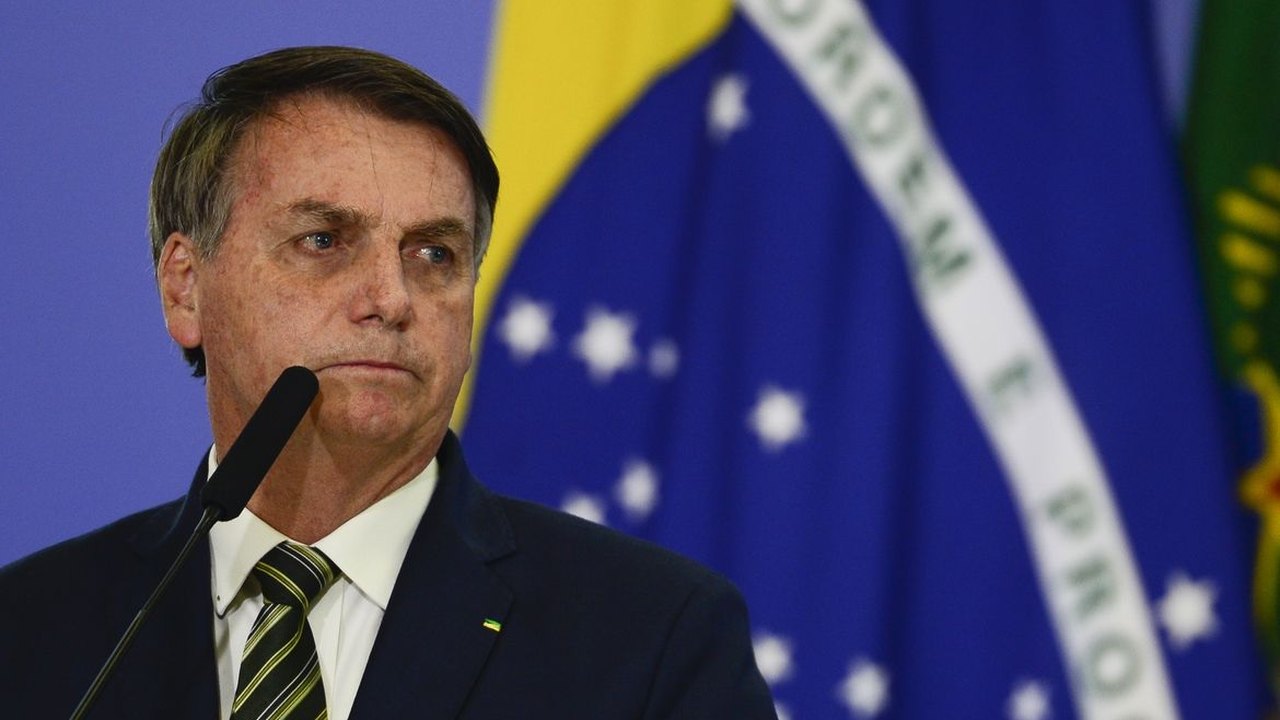 Bolsonaro nega adulteração em cartão de vacina e diz que é operação da PF é para 'criar fato'