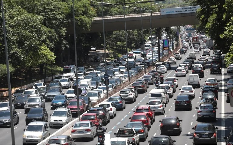 Rodízio volta a valer em São Paulo após suspensão no fim do ano